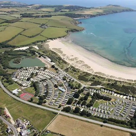 Delightful Two Bedroom Caravan On Beach. Vakantiehuis Par
