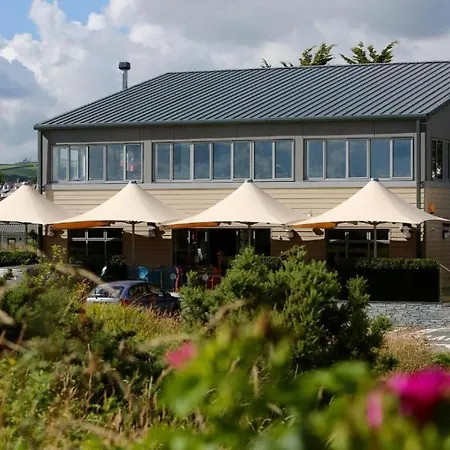Delightful Two Bedroom Caravan On Beach. Vakantiehuis Par